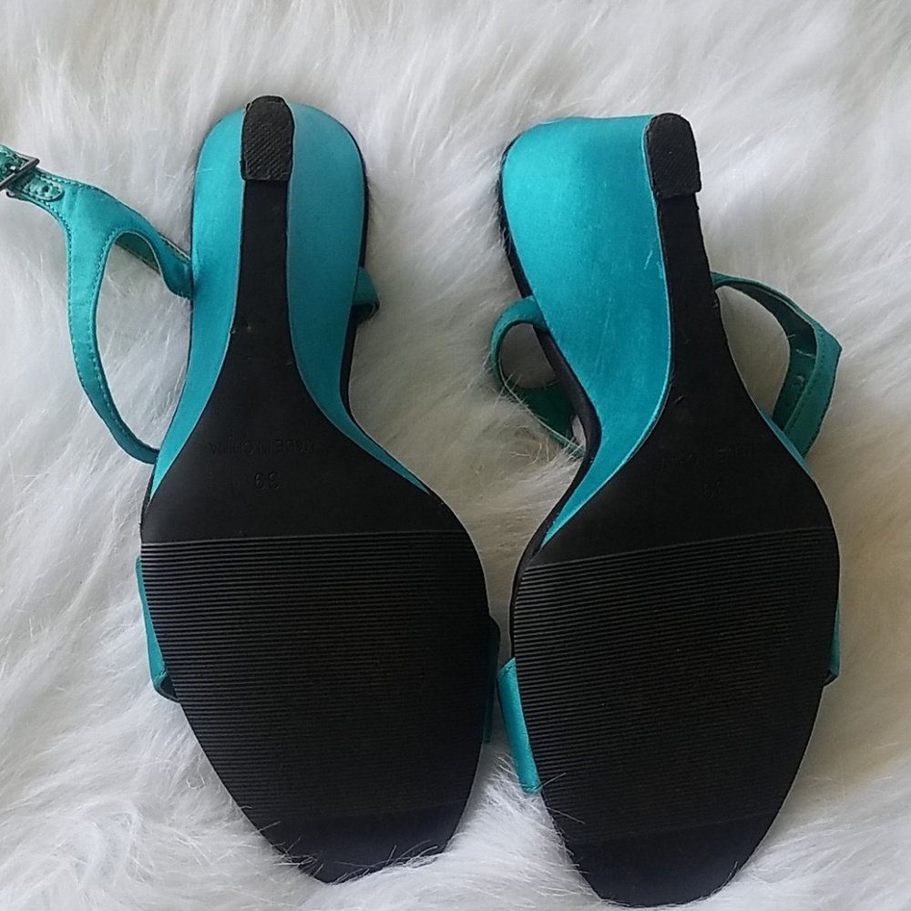 Shoes - Picture 3 of 6